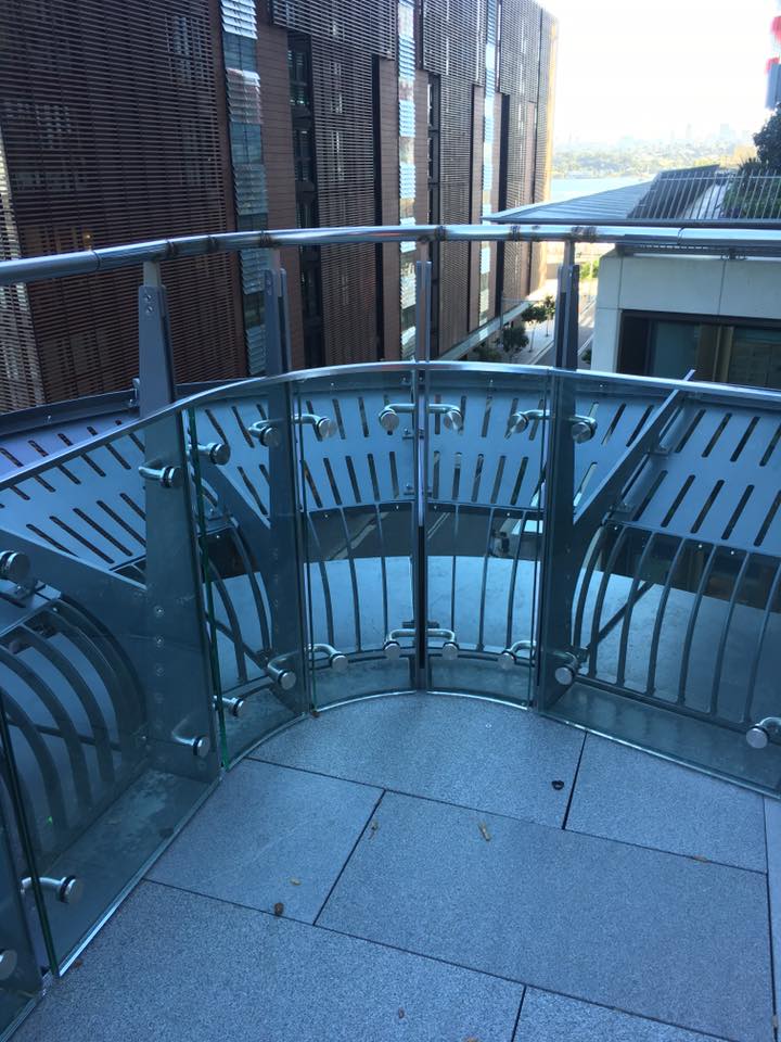 Cornice curved slotted